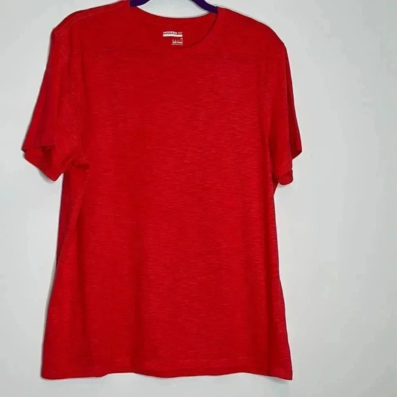 Men’s Modern Fit Red T-shirt - Picture 1 of 7